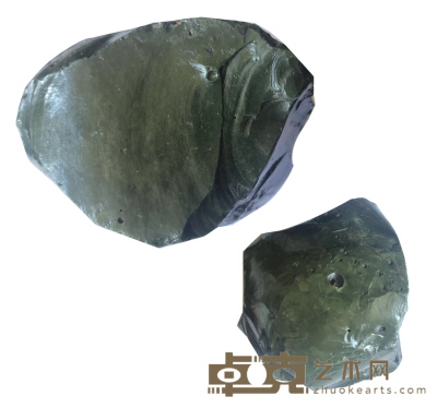 橄榄绿玻璃陨石 重量：812g