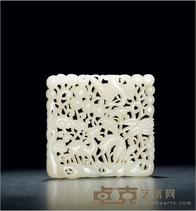 明·玉雕春山秋水带板 长：7.8cm 宽：7.4cm