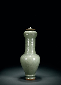 明·龙泉窑蒜头瓶