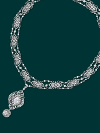 金镶2.55克拉马眼形钻石配淡水珍珠项链
