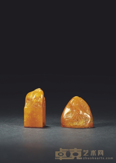 清 田黄石章 （二方） 1.9×1.9×3.9cm；3.4×1.9×3.2cm；31.7g；27.7g