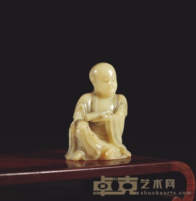 清 寿山芙蓉石持卷罗汉摆件 高8.6cm