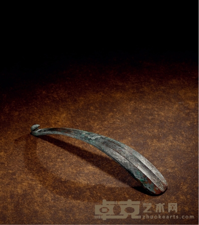 战国·龙首镀锡菱格纹带钩 长25.7cm