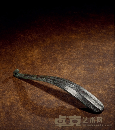 战国·龙首错银大龙纹带钩 长23.3cm