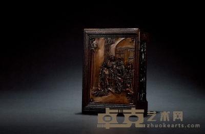 1880年制 胡桃木高浮雕纹饰首饰盒 长28cm；宽12.5cm；高19.5cm