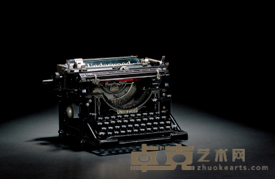 1900年制 美国安德伍德第五代打字机 长39cm；宽30cm；高24cm
