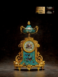 1870年制 铜鎏金珐琅彩绘自鸣钟