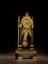 1830年制 哥特式科林斯柱鎏金钟