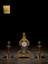 1880年制 鎏金天使饰珐琅套钟