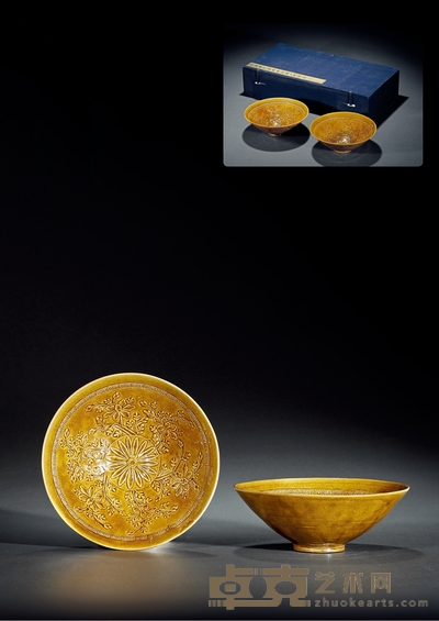 清·显德窑仿定窑花卉纹碗 (一对) 直径19.3cm