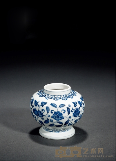 清雍正·青花缠枝莲纹净水瓶 直径14cm;高12.5cm