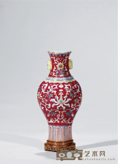 清乾隆·胭脂红地粉彩缠枝莲纹壁瓶 高21.2cm