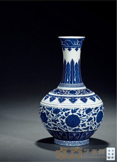 清同治·青花缠枝莲纹赏瓶 高37.5cm