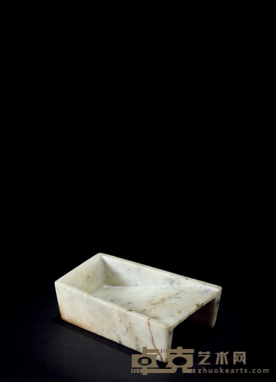 明·玉抄手砚 高:3cm 长:10cm 宽:6.5cm