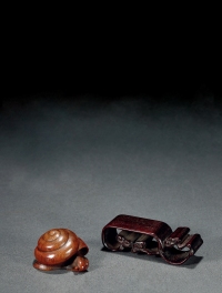 清·竹雕蜗牛及红木墨床把件一组两件