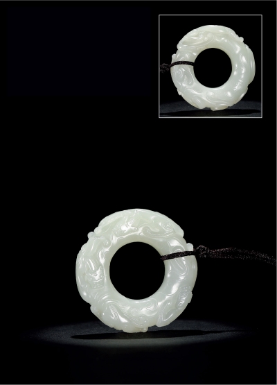 清·白玉浮雕螭龙纹环
