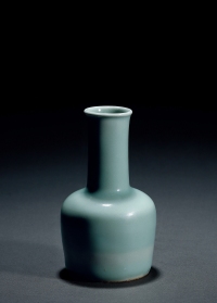 南宋·龙泉窑粉青釉纸槌瓶