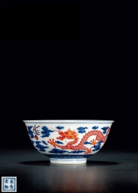 清乾隆·青花矾红云龙纹碗