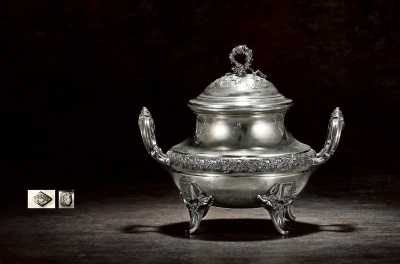 1890年制 布朗热（Boulenger）纯银月桂花环饰糖罐