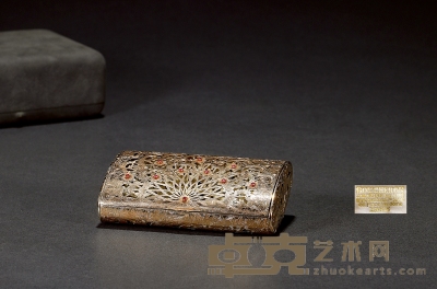 宝诗龙（Boucheron）纯银鎏金镶红宝石梳妆盒  长：12.3cm 宽：7.5cm 
重：492.5g