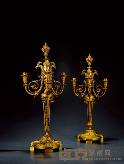 十九世纪制 铜鎏金人物高浮雕羊首饰烛台一对 高：100cm 底部直径：38cm