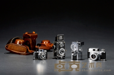 古董微型相机、摄影机一组四件 3.2×4×6.3  4.7×4×3.9
3.6×3×6.5  5×3.6×3 