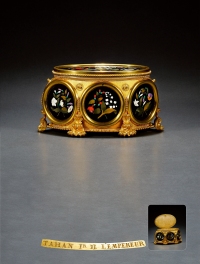 让-皮埃尔-亚历山大·塔汉 铜鎏金彩石镶嵌珠宝盒