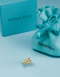 蒂芙尼（Tiffany& Co.）18K金镶钻石蝴蝶结戒指（附原盒及绒布袋）