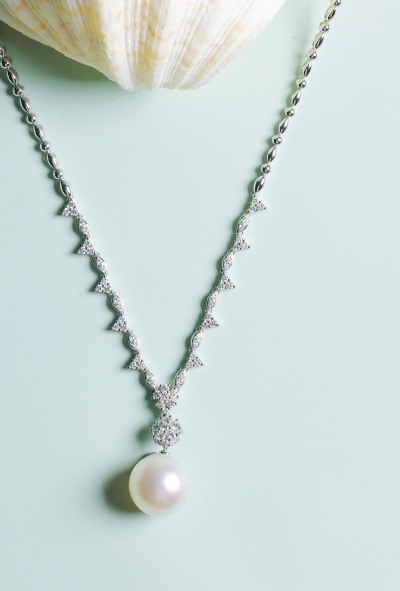 “朱颜”15.8mm海水珍珠配钻石项链