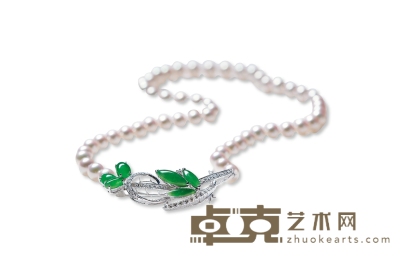 金镶翡翠配AKOYA珍珠项链 胸针部分尺寸约55×29mm，珠链长约40cm，重约48.95克