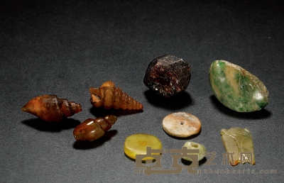 商·玉化螺币、小型翡翠及红宝原石、玉质配件一组九枚 通长：11-31.9mm