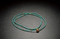 斯基泰文化·绿松石折叶金珠串