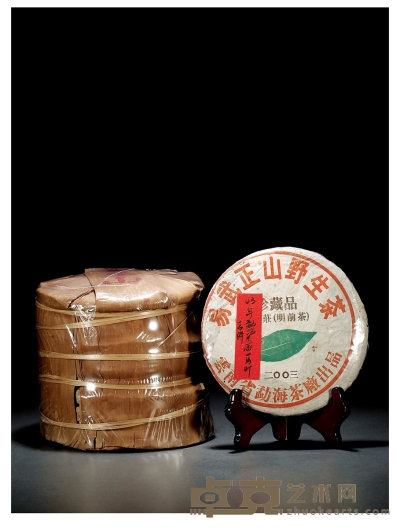 二〇〇三年•勐海茶厂一片叶青饼（生茶） 八片，505g（单片净重）；3620g（整筒毛重）