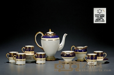 帕拉贡（PRAGON）蓝色彩绘描金骨瓷茶具套组 茶杯口径：5.5cm 高：5.2cm 餐碟直径：10.5cm 
糖壶口径：7cm 高：6.5cm 茶壶口径：4.8cm 高：16cm 