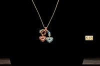红宝石及蓝宝石镶嵌18K黄金双心造型项链