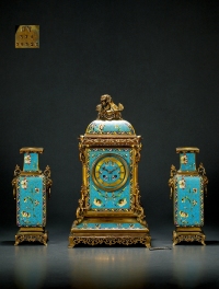 1880年制 加布里埃尔·维尔多珐琅鎏金三件套钟