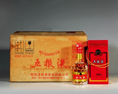 2003年五粮液（红方盒）原箱