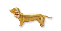 “腊肠犬”18K金胸针
