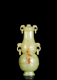 清乾隆·黄玉浮雕云蝠纹双活环耳葫芦形赏瓶