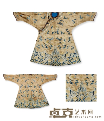 清·米色缎绣海水江崖纹皇袍 连袖长：130cm 衣长：82cm