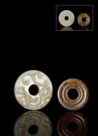 明·白玉浮雕螭龙纹璧及玉弦纹环一组两件