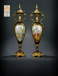1846年制 赛弗尔（Sevres）宫廷珐琅彩手绘描金赏瓶一对