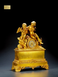 十九世纪制 德尼埃（DENIERE）双天使饰鎏金座钟