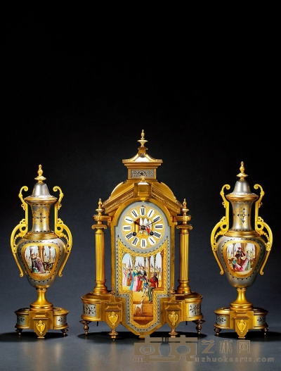 1860年制 哥特风格珐琅彩绘鎏金三件套钟 钟长：26cm 宽：16.5cm 高：46cm
赏瓶长：14cm 宽：11.5cm 高：37.5cm