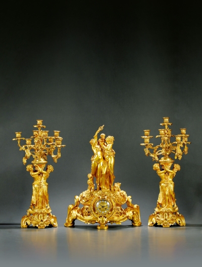 十九世纪制 格拉克丝·马里（GRAUX MARLY）神话人物饰鎏金三件套钟