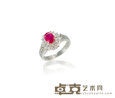 红宝石镶嵌钻石戴妃款铂金戒指 主石尺寸：6.5×5.0mm
指环大小：10 