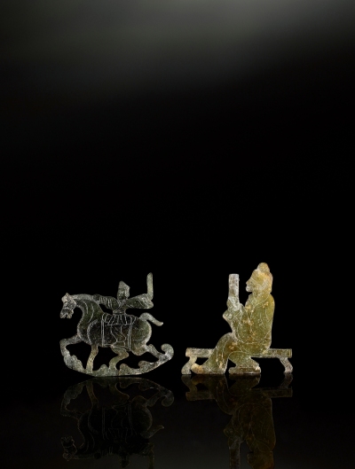 明·旧玉镂雕人物动物片饰一组两件
