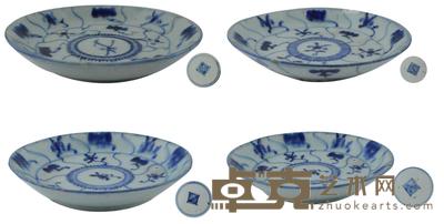 青花灵芝纹盘一组/4只 H:2.6cm MD:14.3cm BD:8.5cm H:2.94cm MD:14.9cm BD:9.45cm H:2.84cm MD:14.6cm BD:9.8cm H:2.7cm MD:14.6cm BD:8.73cm