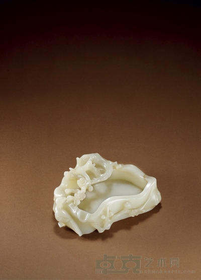 清·白玉雕喜鹊登梅笔洗 高:3cm 长:13cm
