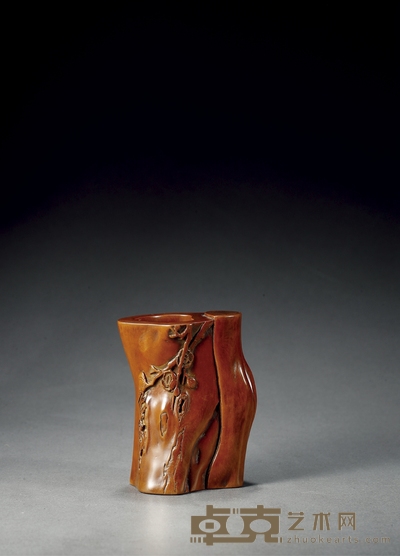 清·黄杨木浮雕梅花纹笔筒 高:11.2cm 口径:8cm